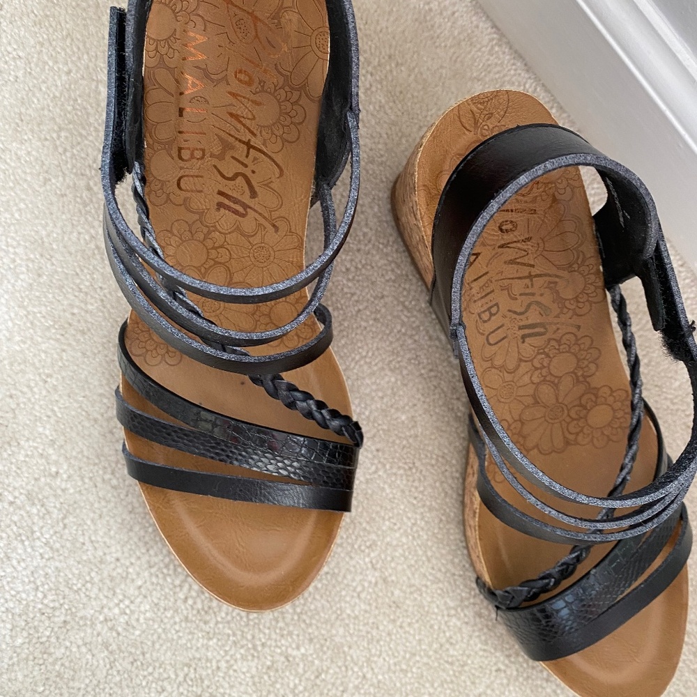 Blowfish Malibu Black Strapped Wedge Sandals - Picture 5 of 7